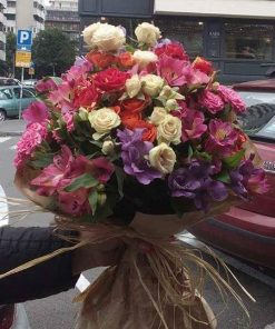 Bouquet with 15 mini-roses and 15 alstromeries of different colors